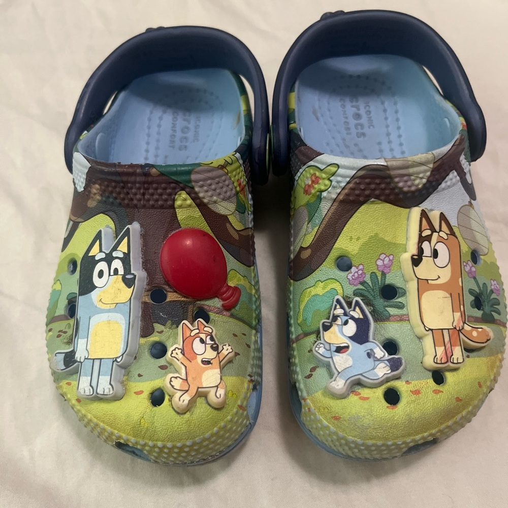 CROCS Kids bluey and bingo Character Slides  - Blue and Green